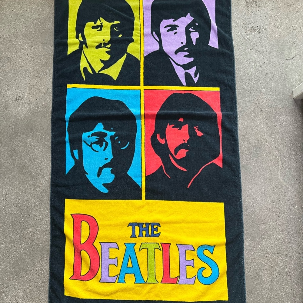 Vintage 1980s Beatles beach towel 80s beach towel 
1988 Apple corps jay franco